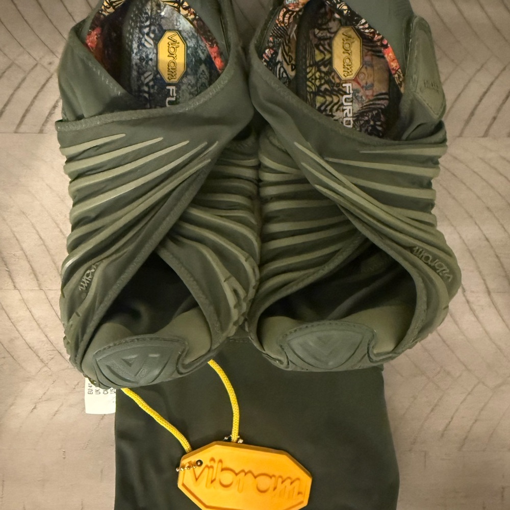 Vibram Women's Shoes in Olive Green and Yellow - Picture 3 of 3